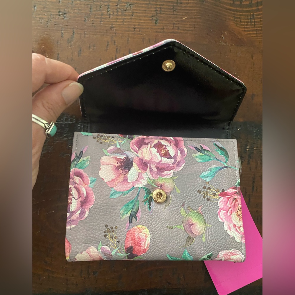 Betsey Johnson grey blush XOLANA floral rose WALLET BNWT $58 - Picture 3 of 11